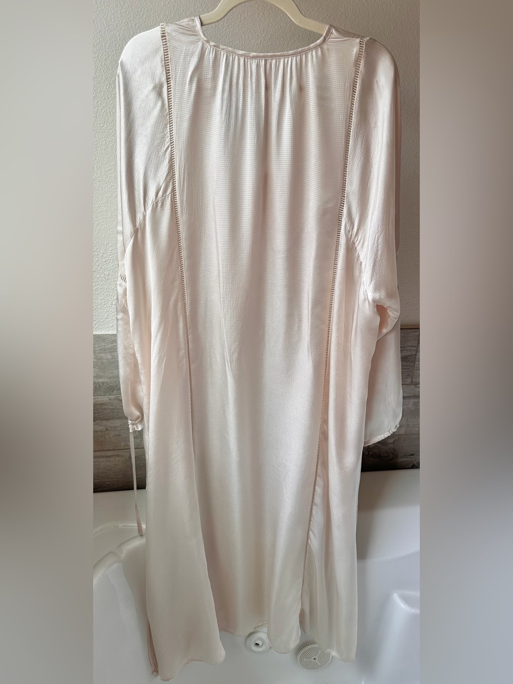 H&M Women's Cream Satin Button-Front Boho Caftan Dress Satin Tie Sleeves Size M - Picture 7 of 10